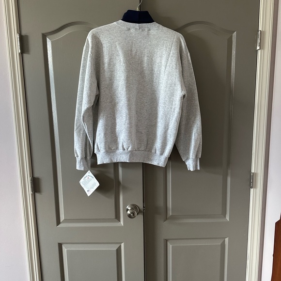 Cleveland Indians Crewneck-Turtleneck Sweatshirt w/ embroidered patch NWT - Picture 2 of 8